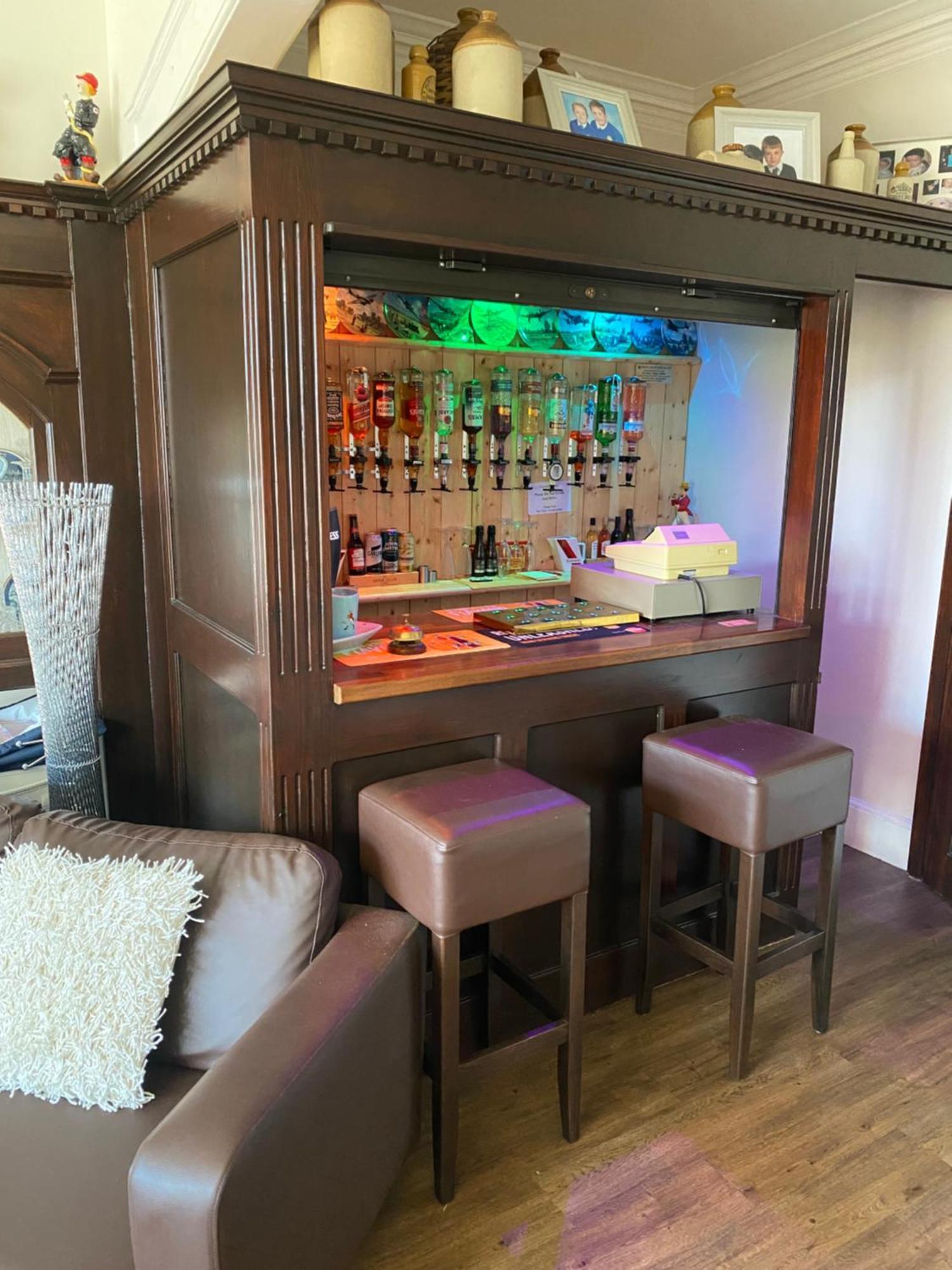 Barons Court 4*