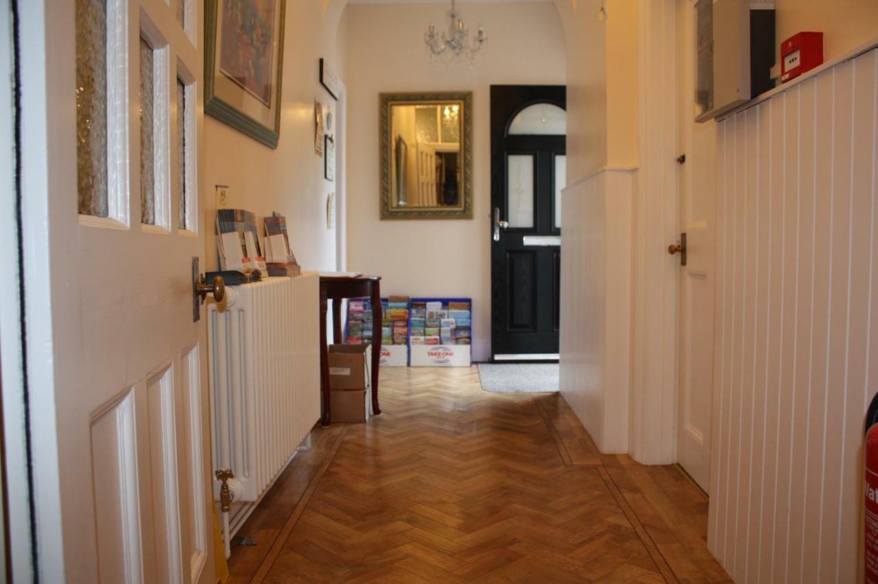 Gasthuis Barons Court 4*